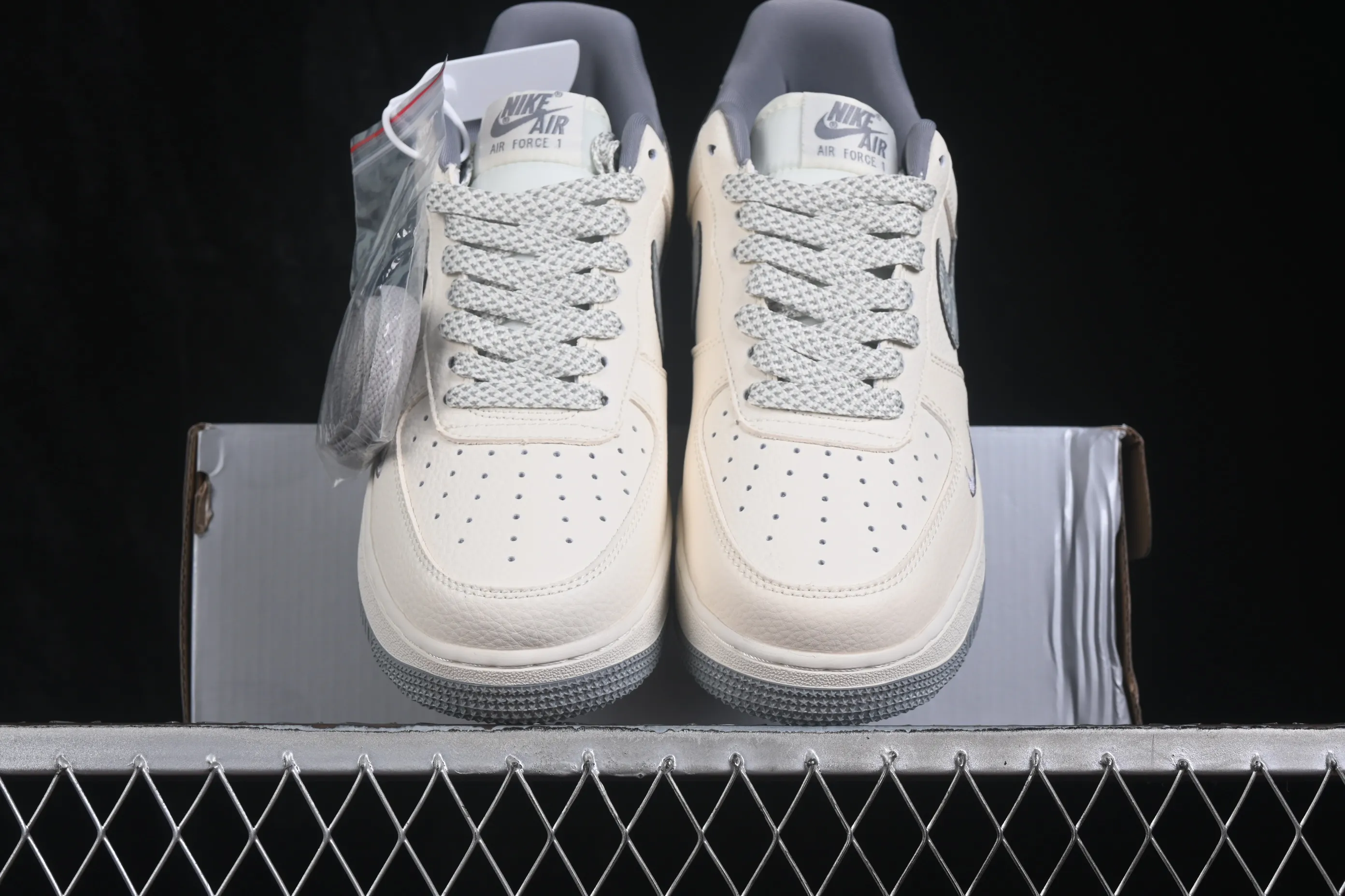 All categories Nk Air Force 1 Air Force series Nk Air Force 1 Low Air Force low-top Nike Air Force 1'07 Low joint model Air Force 1 low-top casual sneakers LD1999-027